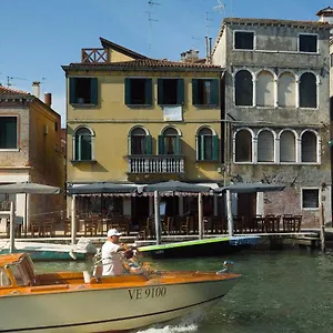 Casa Virginia Direct At The Canal Cannaregio With Own Roof Terrace Venise