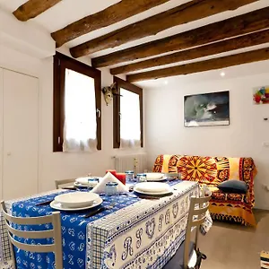 In The Heart Of Venise